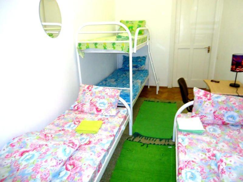 Hostel Kreshatik Kiev Quarto foto
